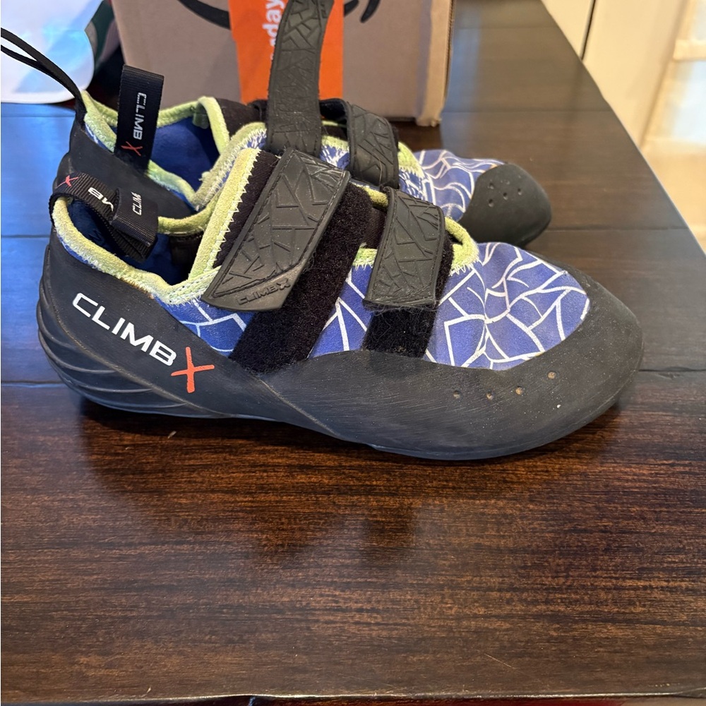 Men’s Climbing Shoes - Blue and Black